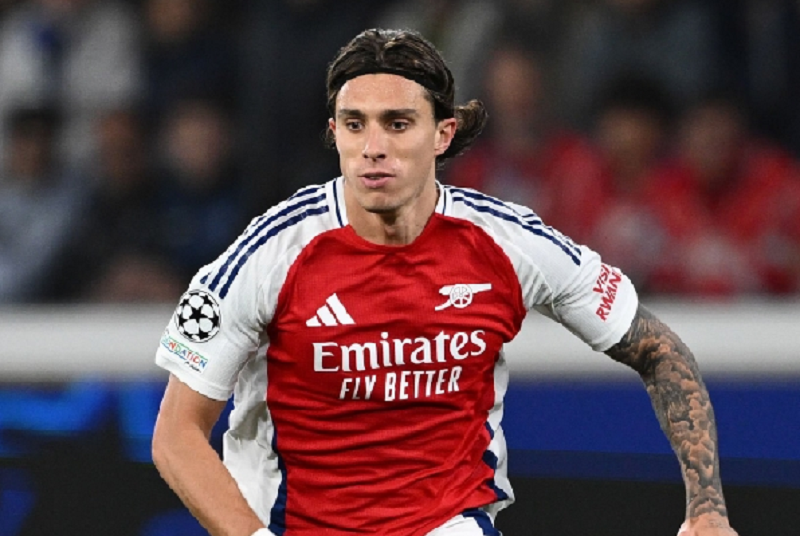 Riccardo Calafiori báo tin cực vui, sẵn sàng ra sân cùng Arsenal đối đầu Real Madrid