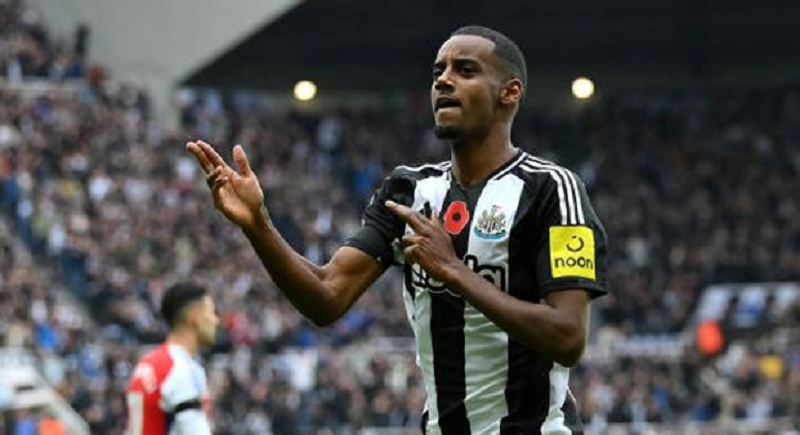 Arsenal có nên chơi ‘tất tay’ để chiêu mộ tiền đạo số 1 Newcastle United?