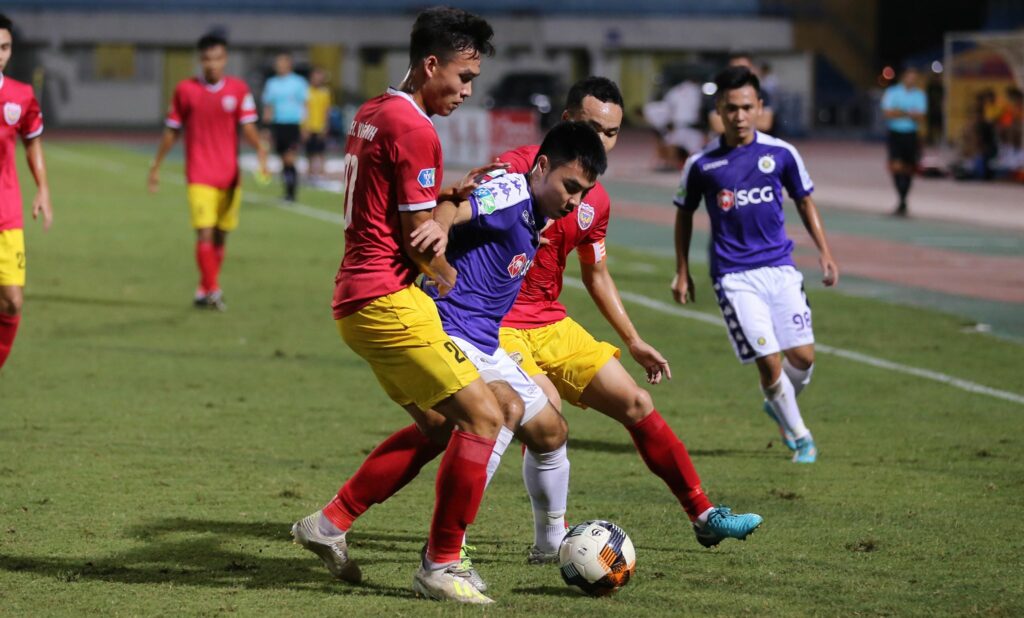 Hà Nội sẽ có được chiến thắng trên sân của Hà Tĩnh. nhan-dinh-soi-keo-ha-tinh-vs-ha-noi-luc-18h00-ngay-7-3-2025-2