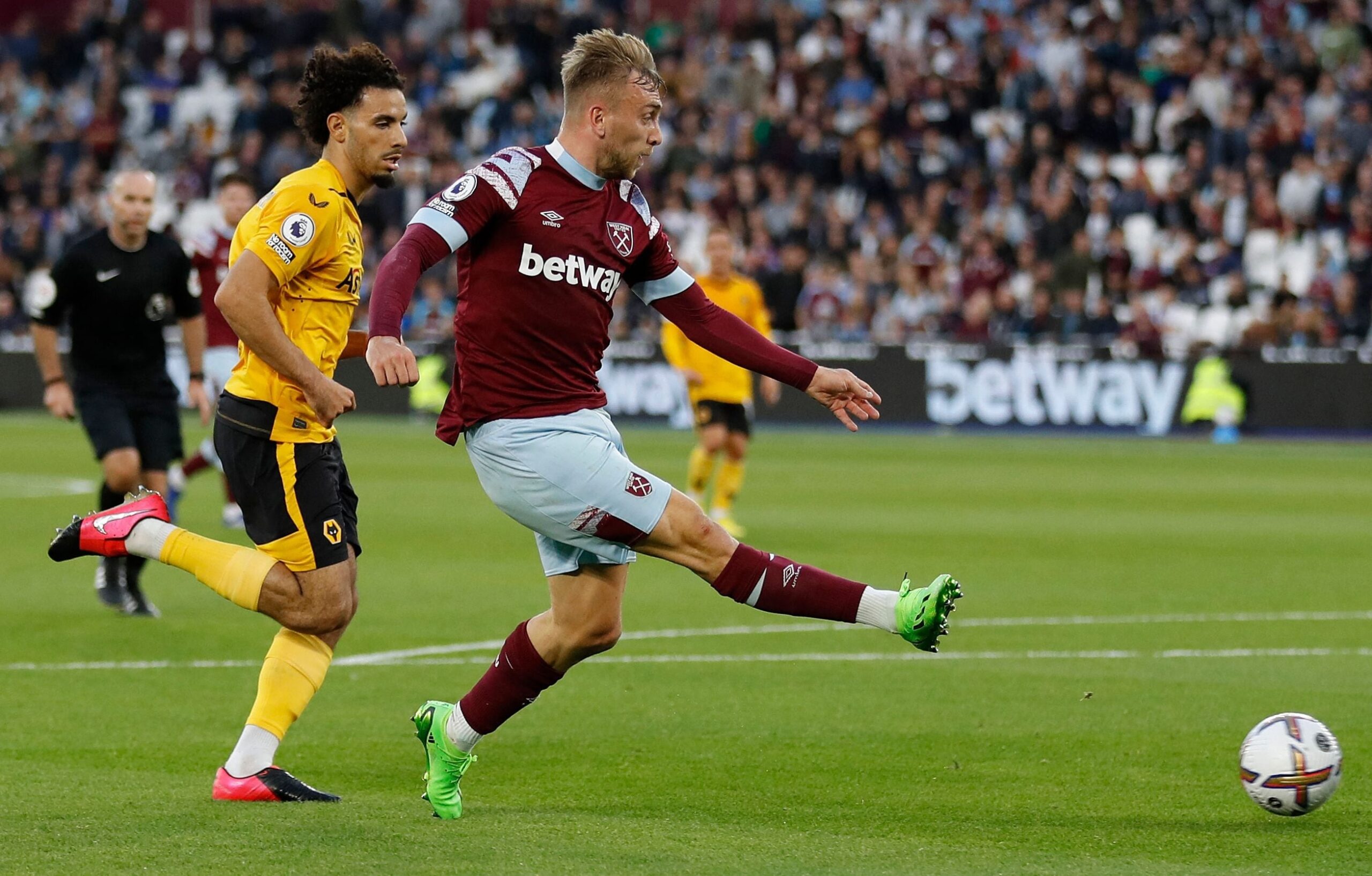 Nhận định soi kèo Wolves vs West Ham lúc 01h45 ngày 2/4/2025
