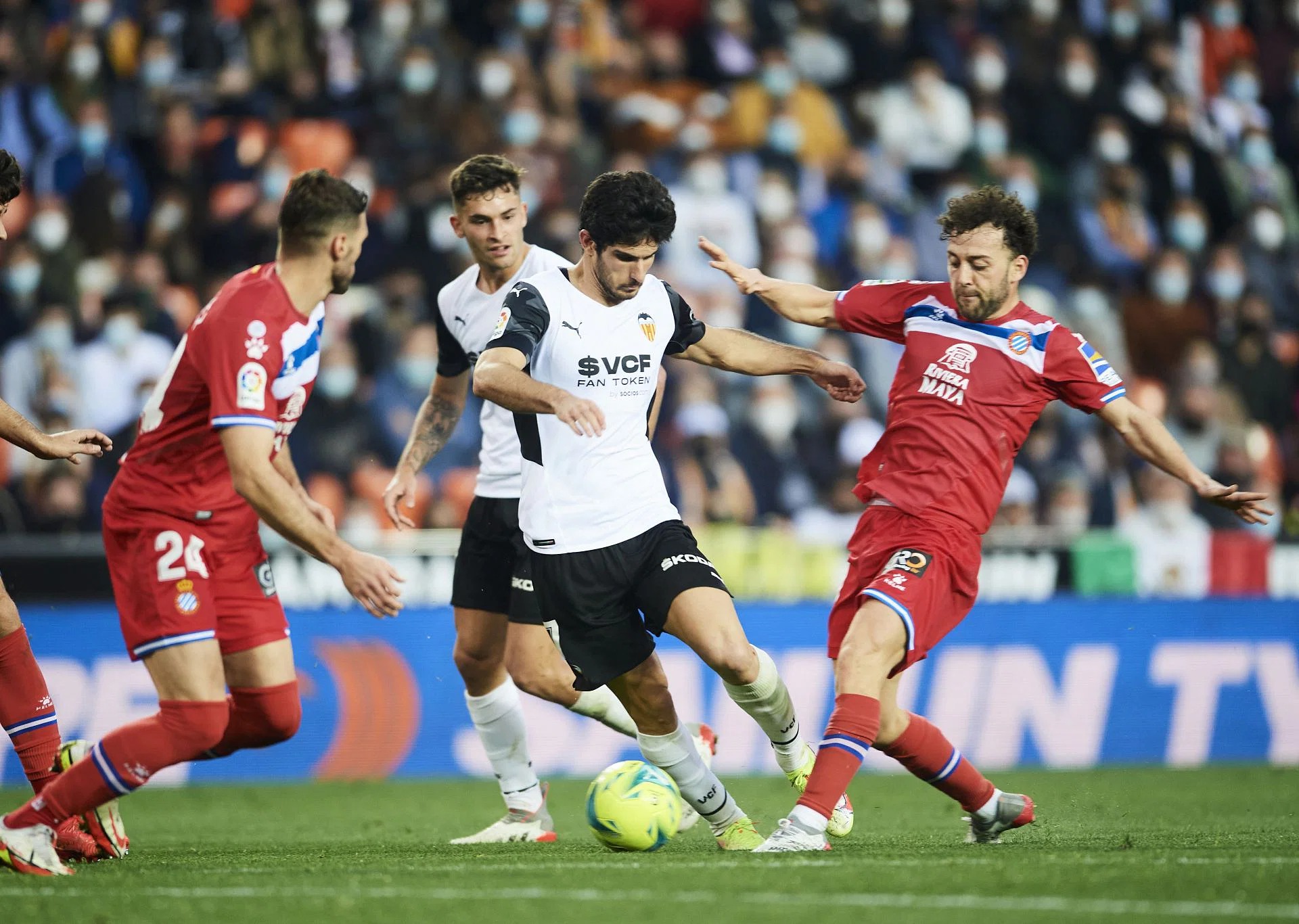 Nhận định soi kèo Valencia vs Espanyol lúc 00h00 ngày 23/4/2025