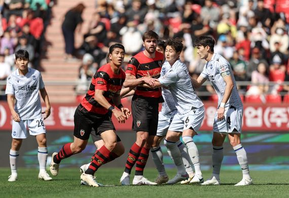 Nhận định soi kèo Daejeon Hana Citizen vs Pohang Steelers lúc 17h30 ngày 27/5/2025