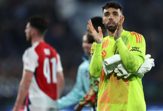 Cựu sao Man Utd chỉ trích David Raya chưa thi đấu nghiêm túc